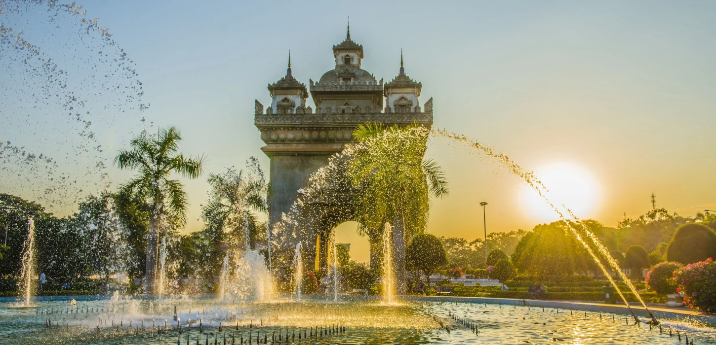 Patuxai | Victory monument in the heart of Vientiane
