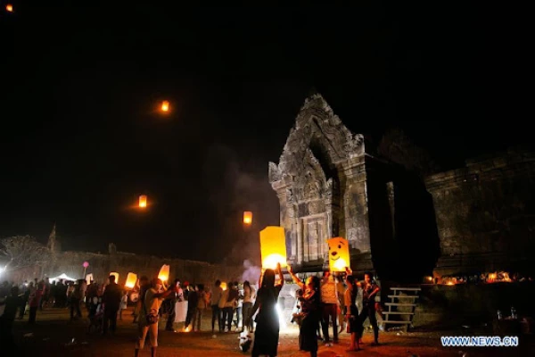 Wat Phou Festival (Wat Phou Champasak Festival) Wat Phou Festival (Wat Phou Champasak Festival)