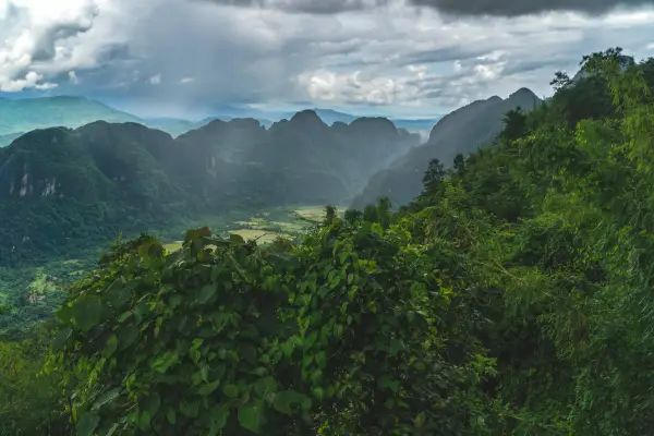 ການຮຽນປີນຜາຢູ່ທີ່ວັງວຽງ - ໝົດມື້