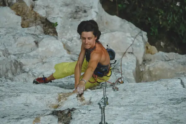 ການຮຽນປີນຜາຢູ່ທີ່ວັງວຽງ - ໝົດມື້