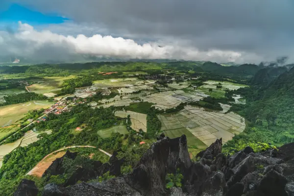 ການຮຽນປີນຜາຢູ່ທີ່ວັງວຽງ - ເຄິ່ງມື້