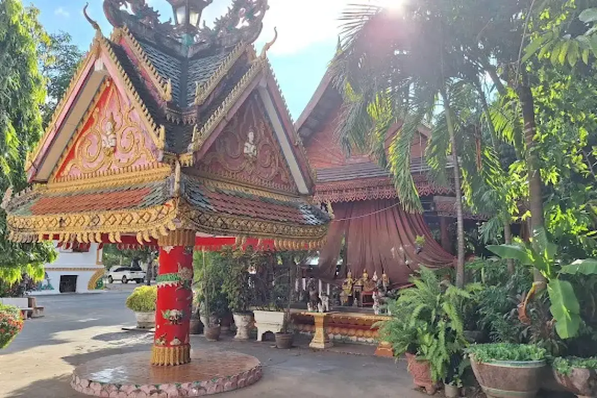 Wat Saynhaphum Temple (Wat Sainyaphum)