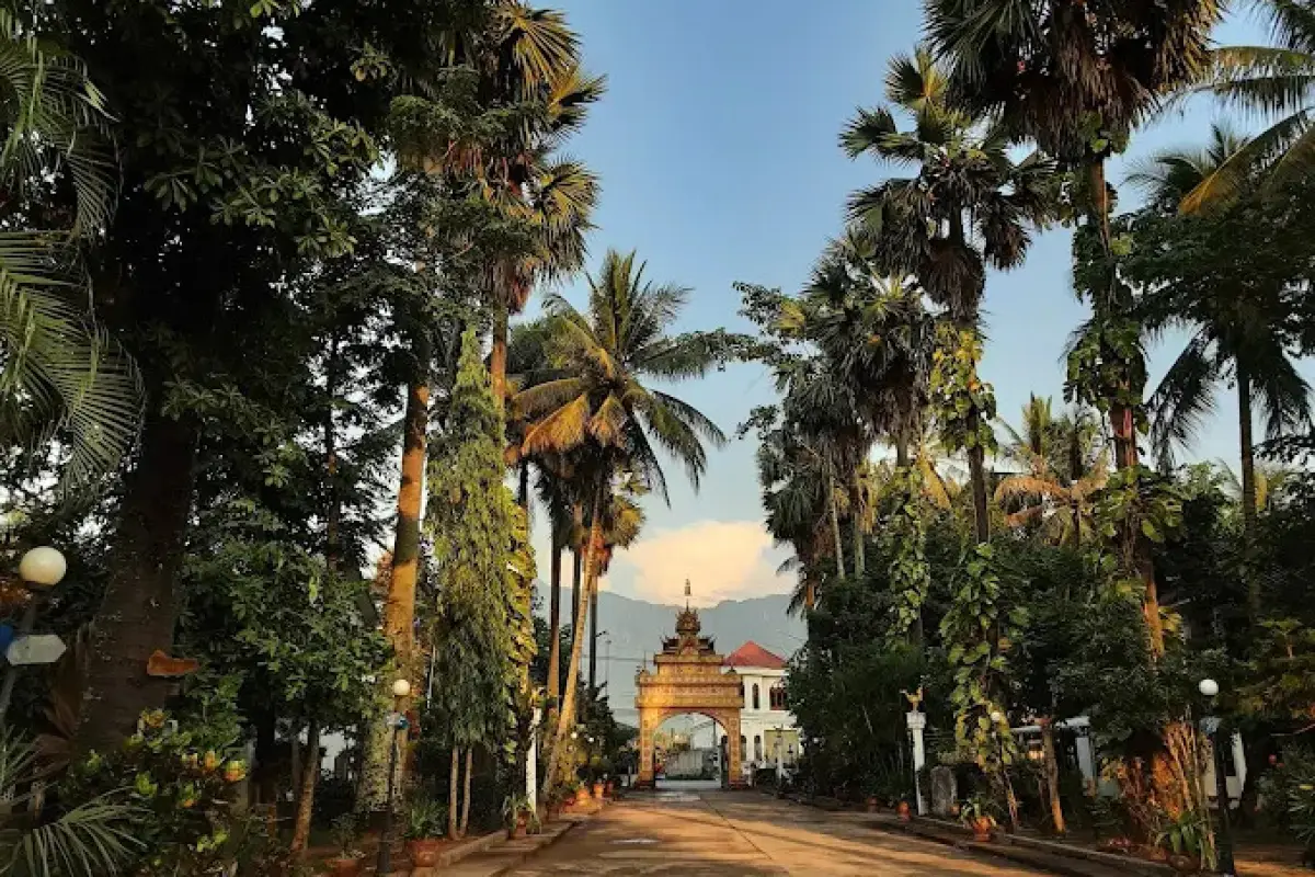 Wat Sisavangvong Temple