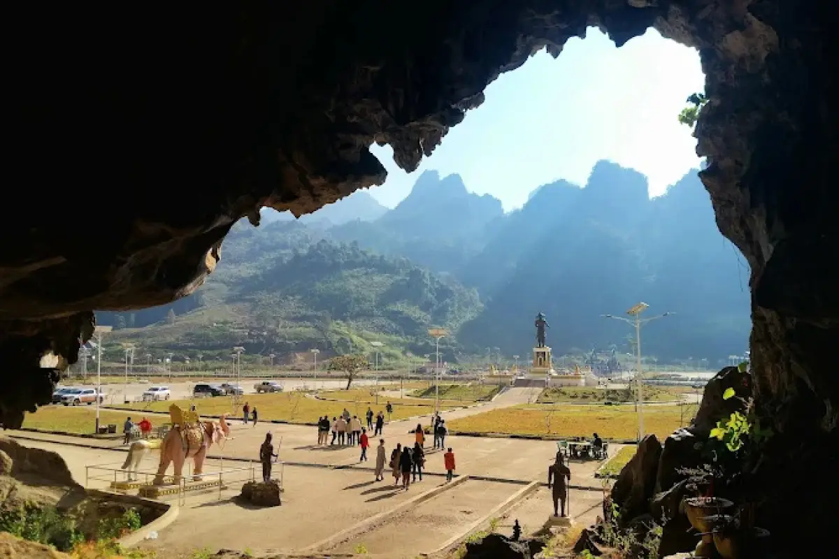 Chao Anouvong Cave
