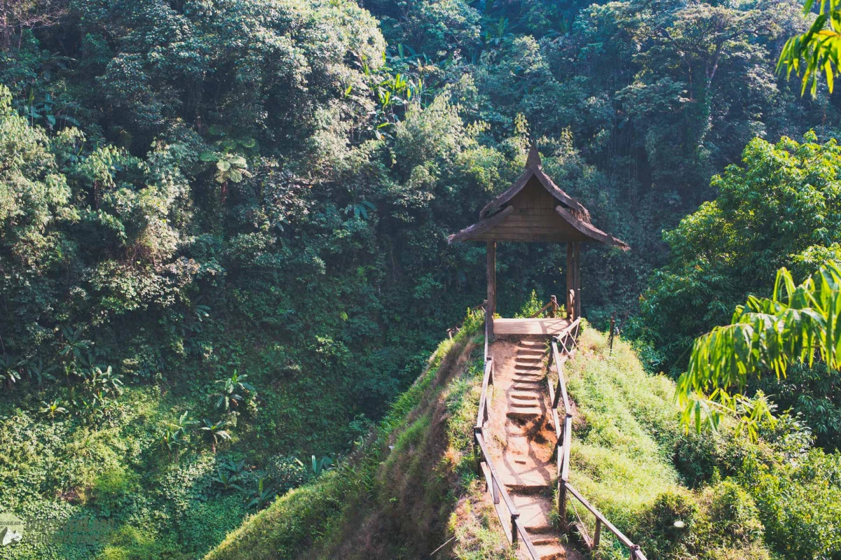 Tad Yuang ( Nguang Waterfall) Tad Yuang ( Nguang Waterfall)