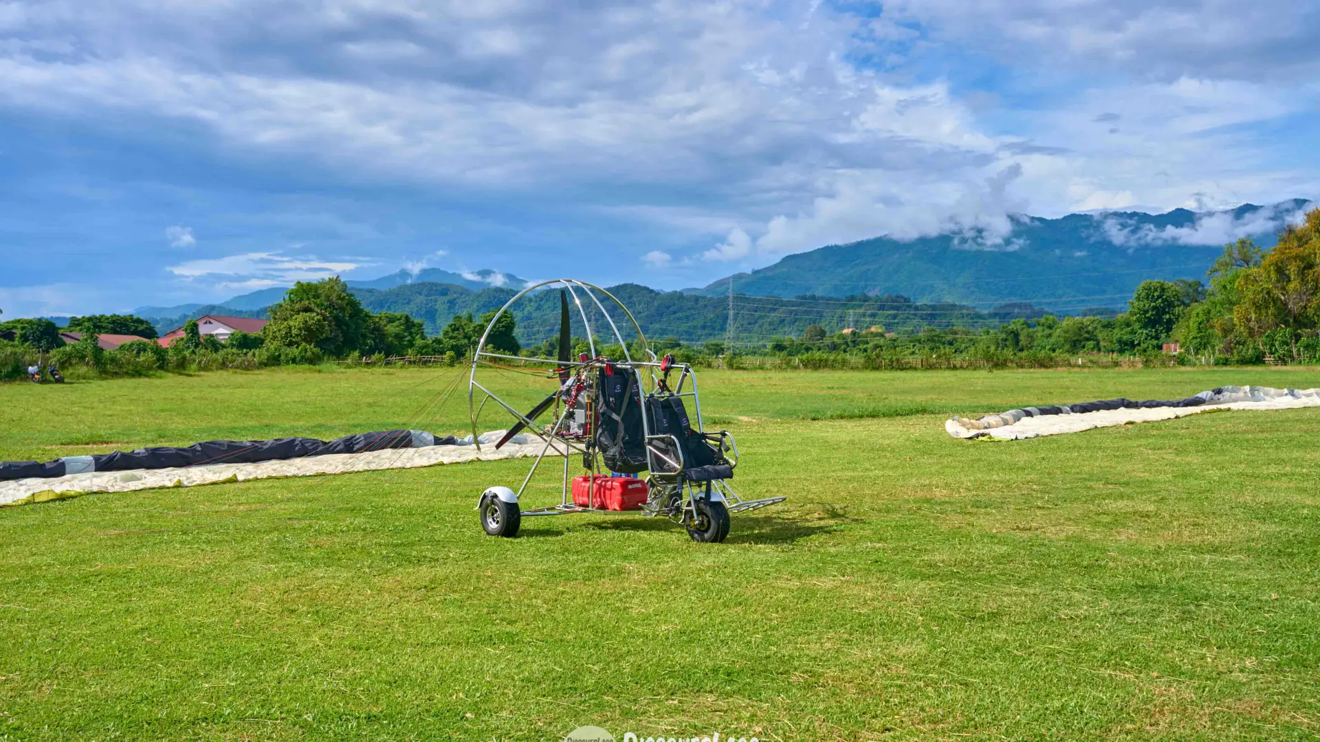 Paramotor Ride in Vang Vieng