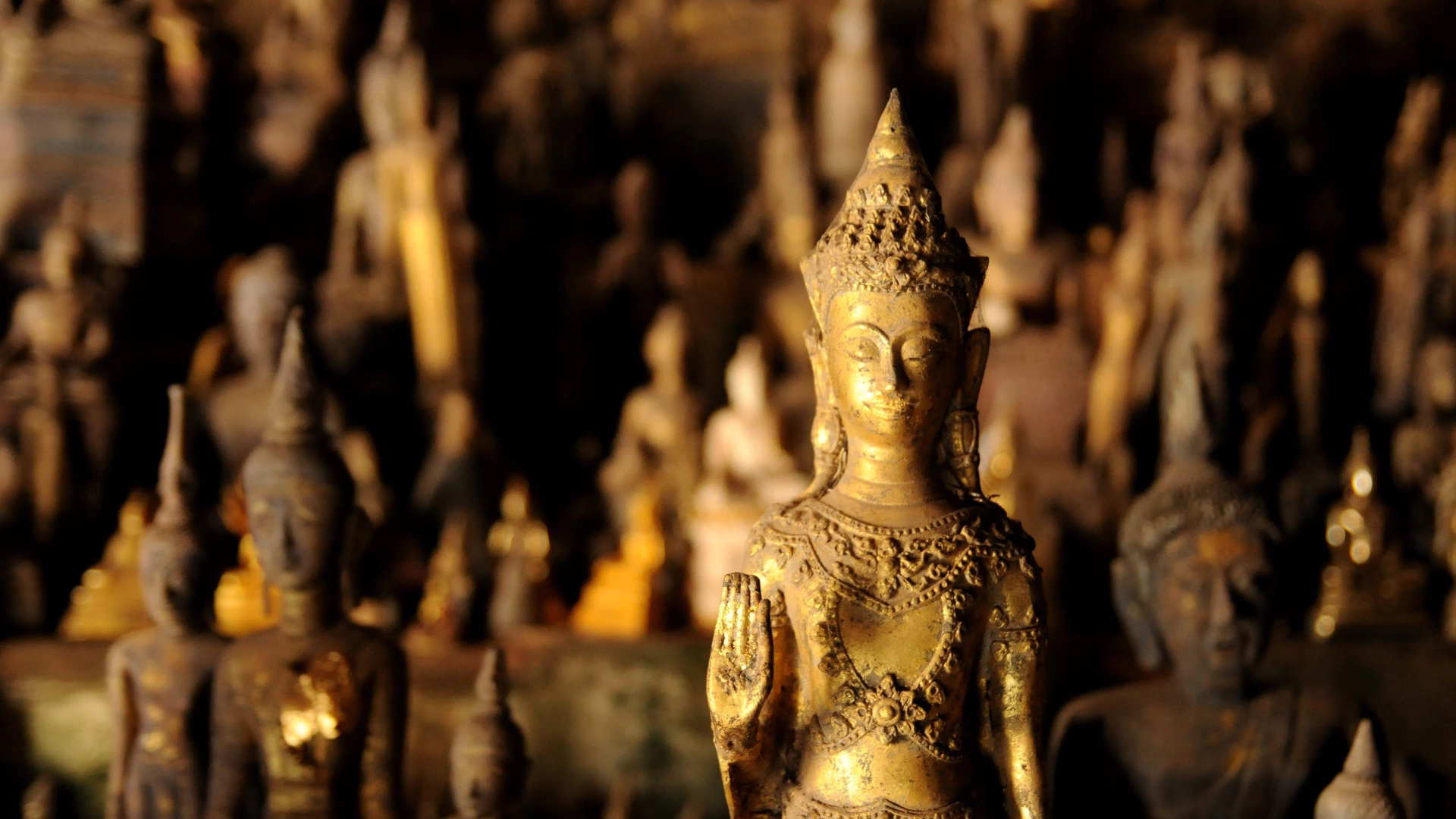 Thousands of Buddha statues in Pak Ou Cave