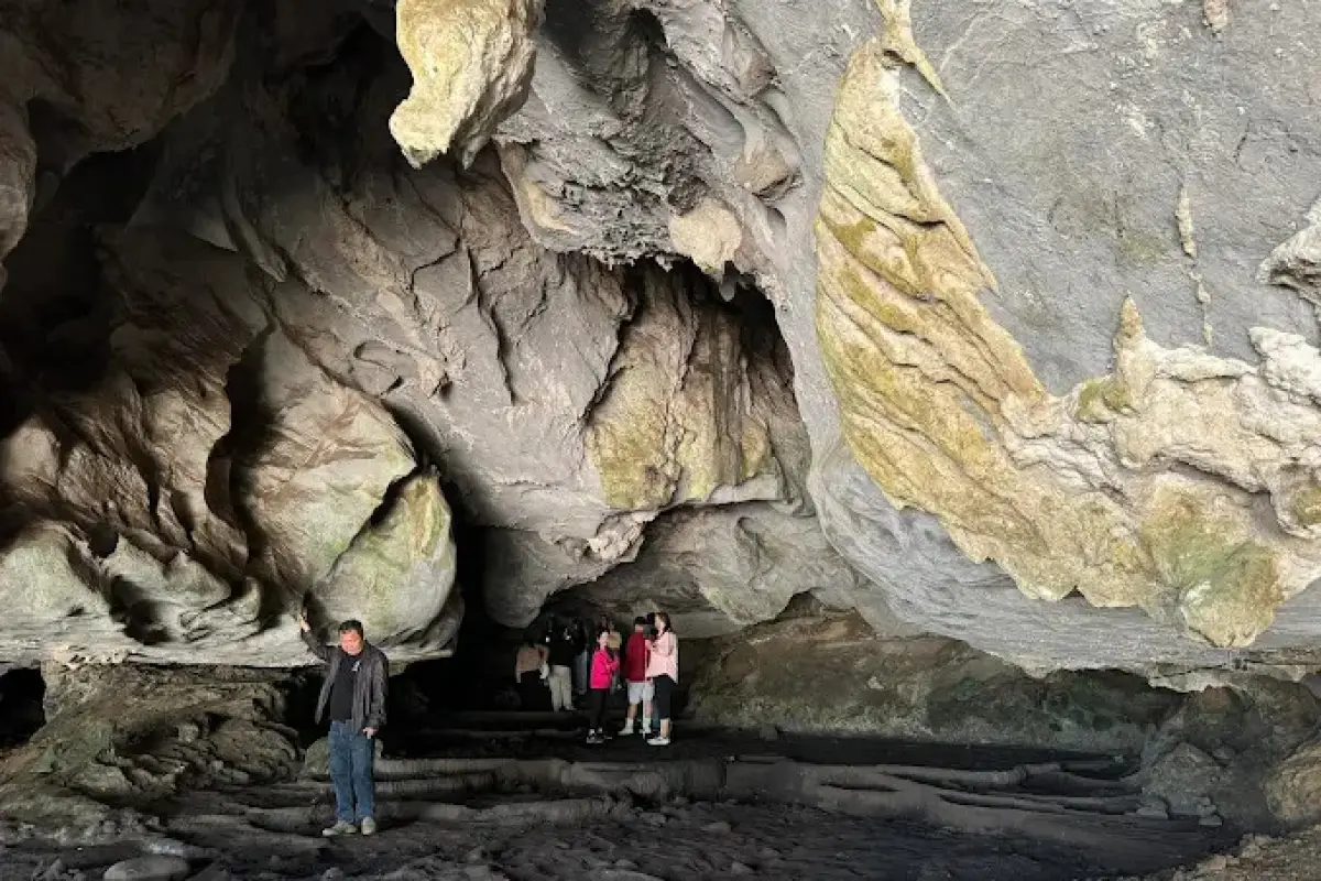 Chao Anouvong Cave