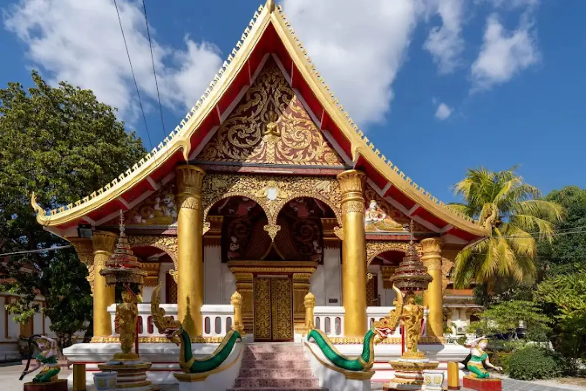 Wat Saynhaphum Temple (Wat Sainyaphum)