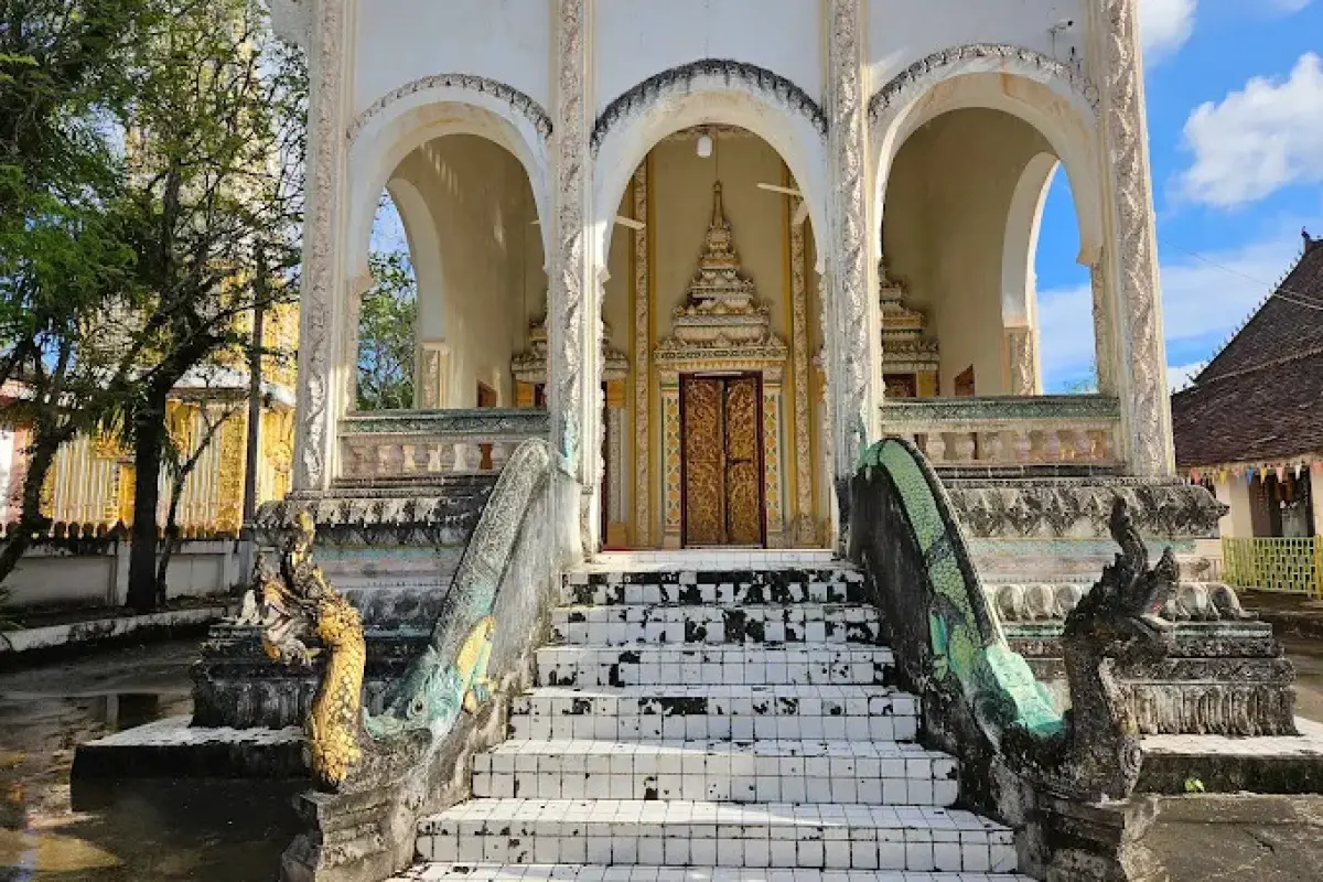 Wat Phabath (Wat Phabath Phonsan)