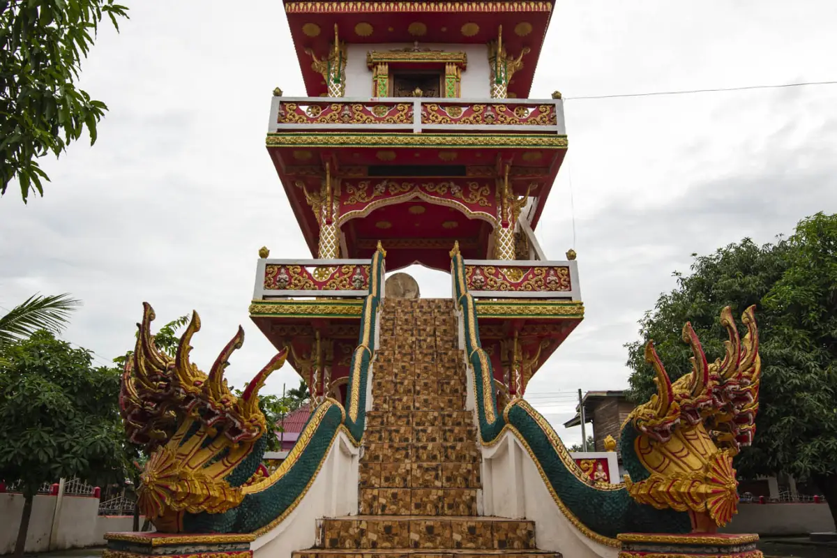 Vat Sakhae or Vat Ong Saen