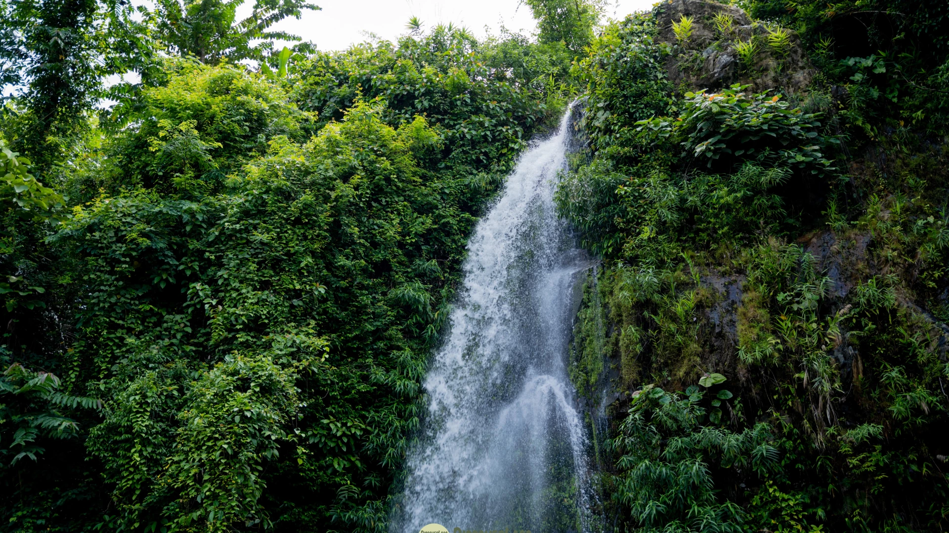 Kaeng Nyui Waterfall