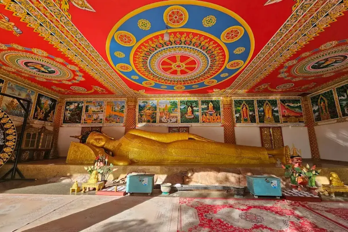 Wat Phabath (Wat Phabath Phonsan)