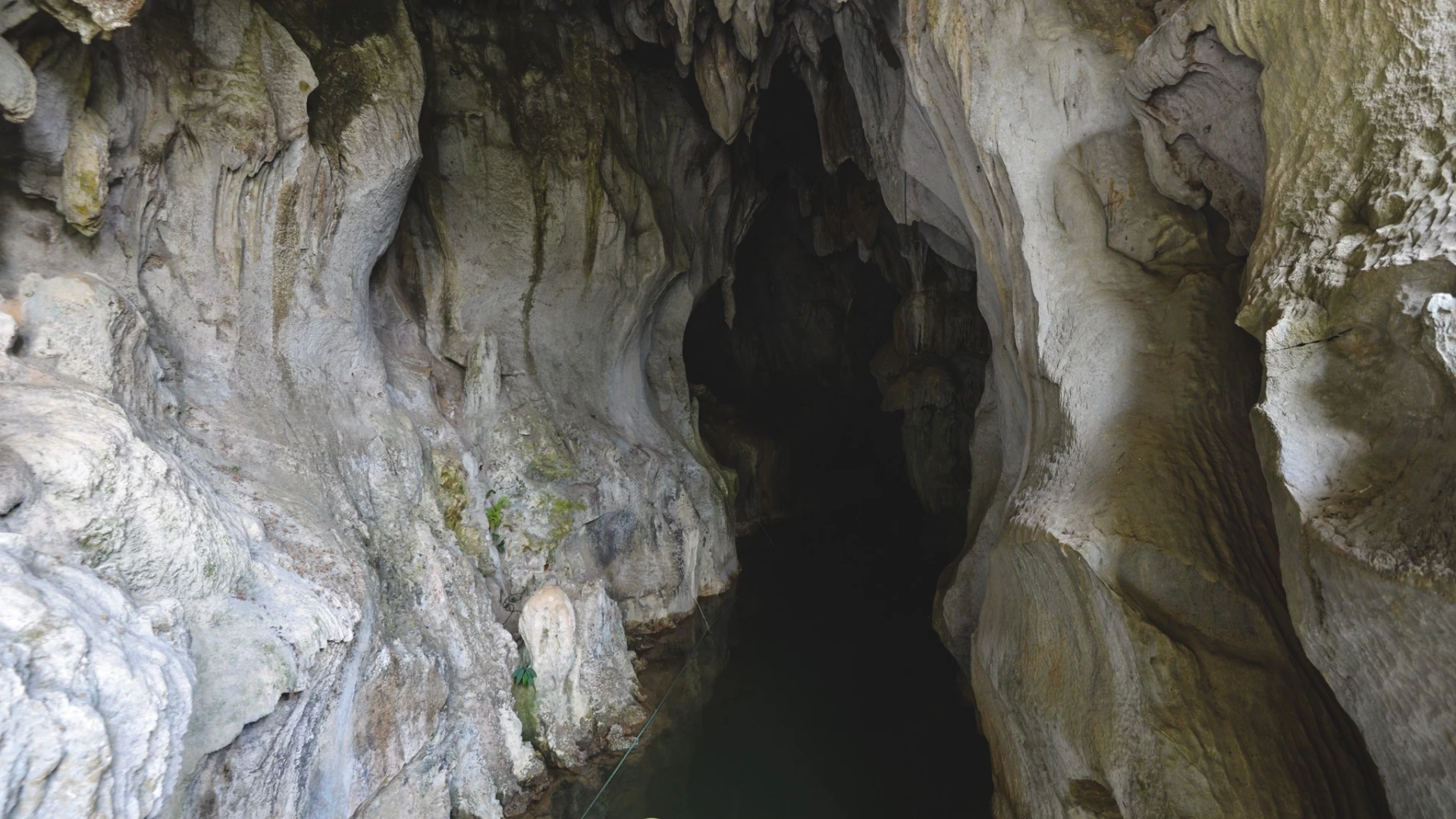 Tham Norn Cave