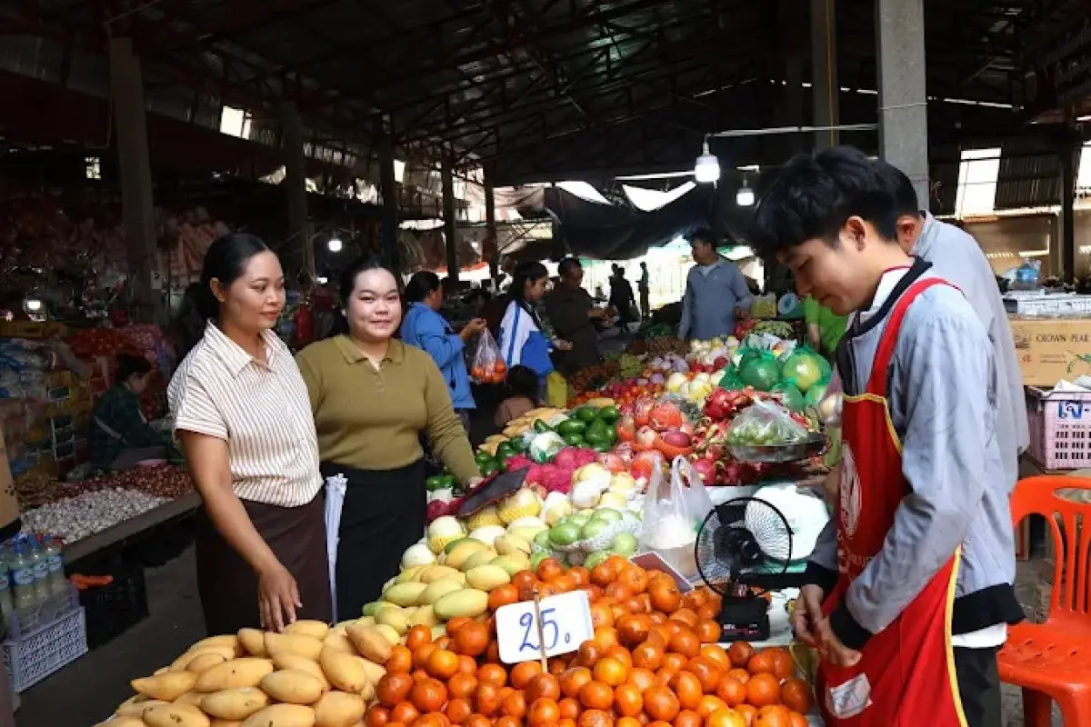 Salavan Market