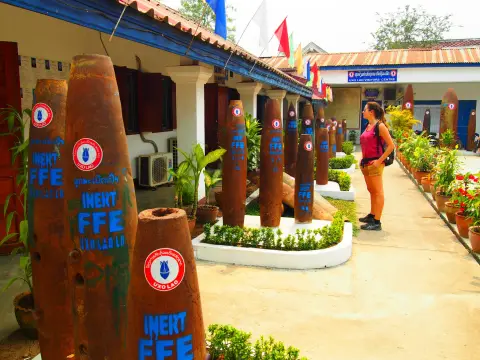 ສູນຢ້ຽມຢາມໂຄງການເກັບກູ້ລະເບີດ (ເພື່ອການສຶກສາ)