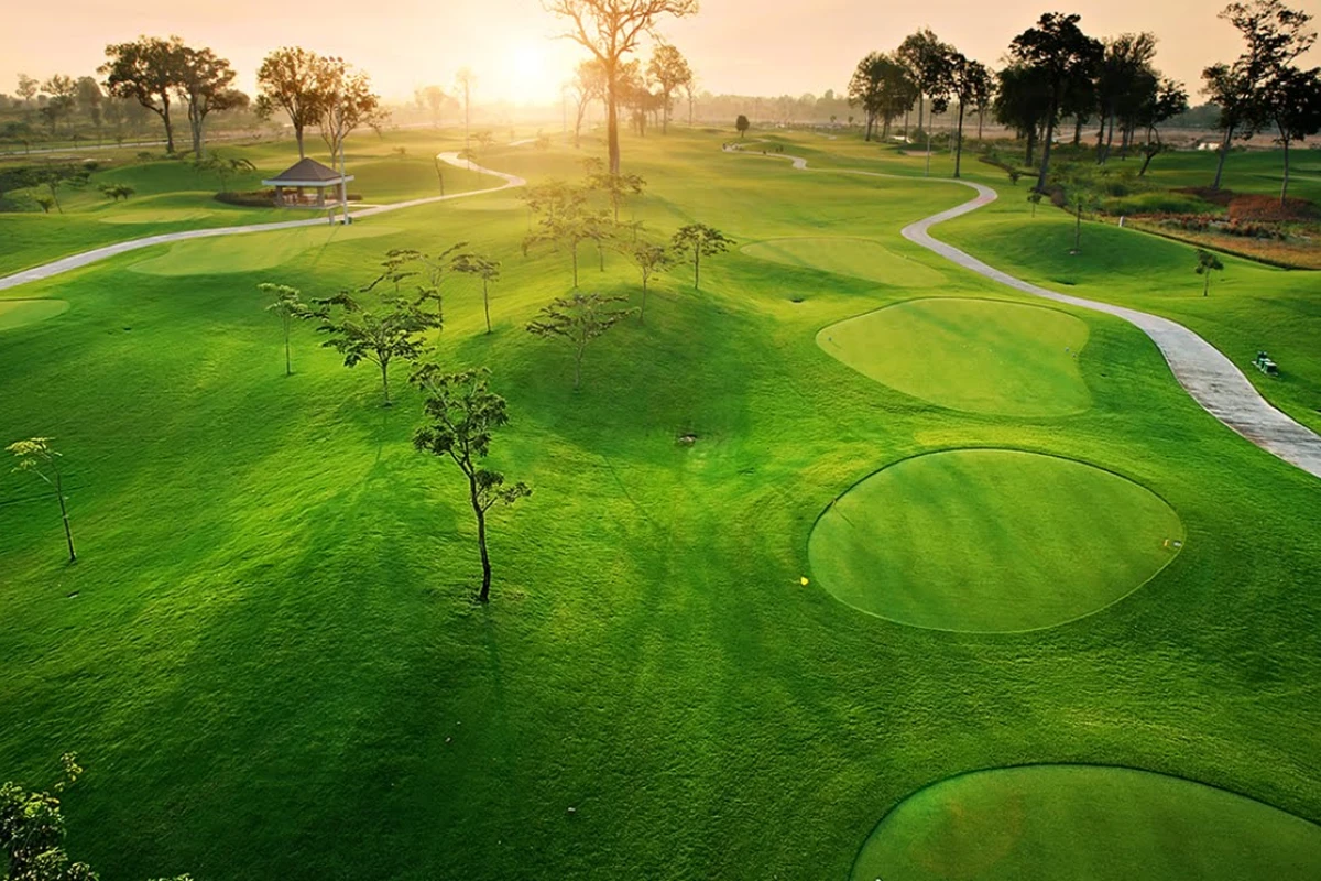 Long Vien Golf Club in Vientiane