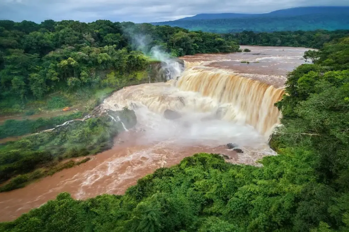 Tad Xe Pong Lai Waterfall