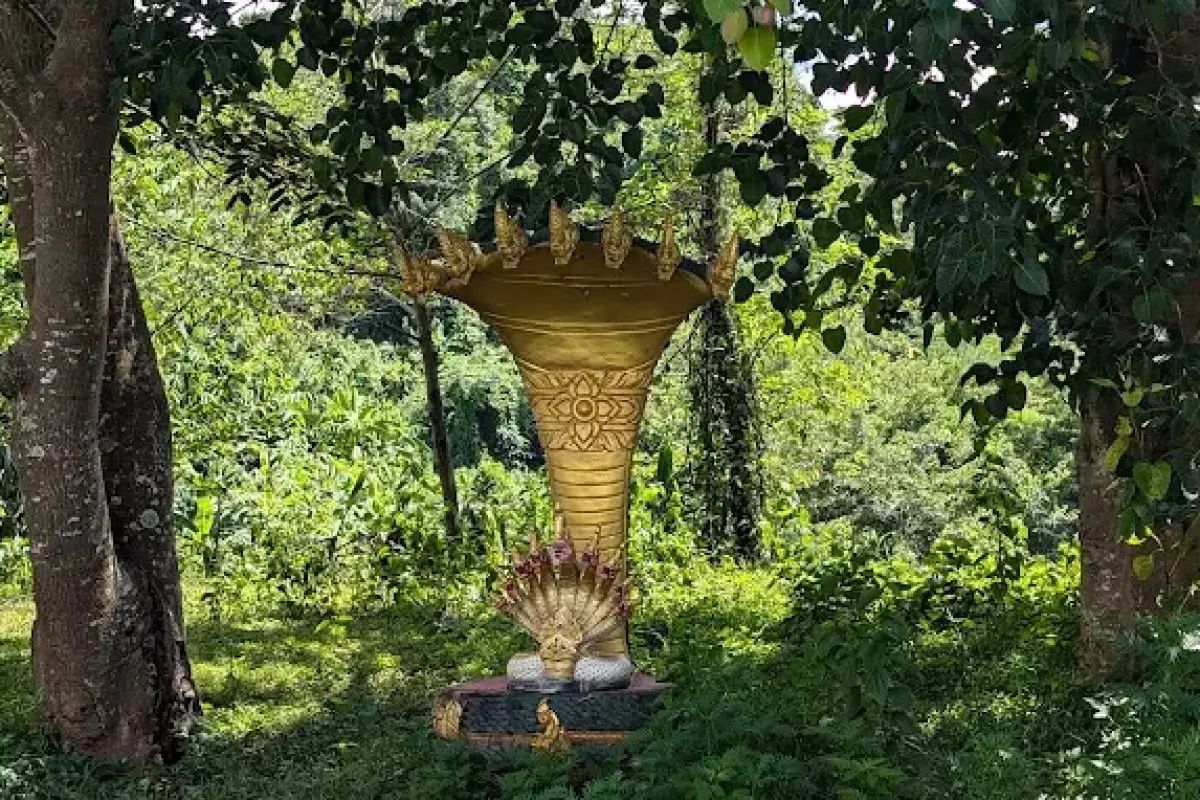 PoumPouk Stupa