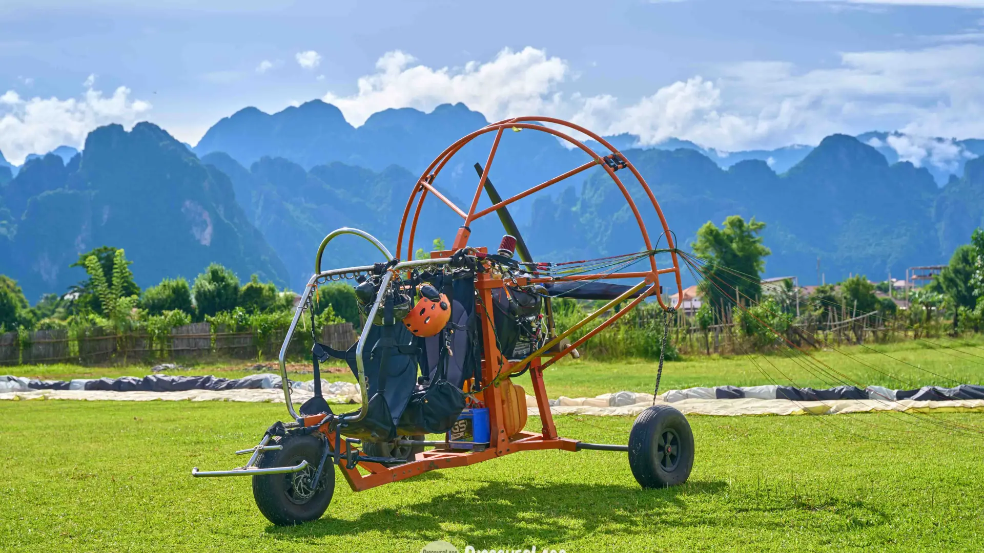 Paramotor Ride in Vang Vieng