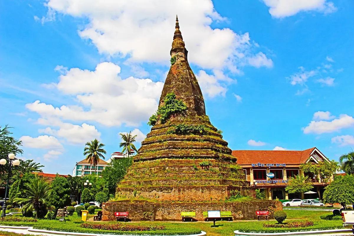 That Dam Stupa