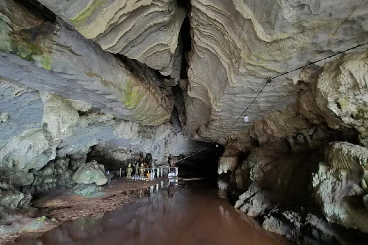 Chao Anouvong Cave