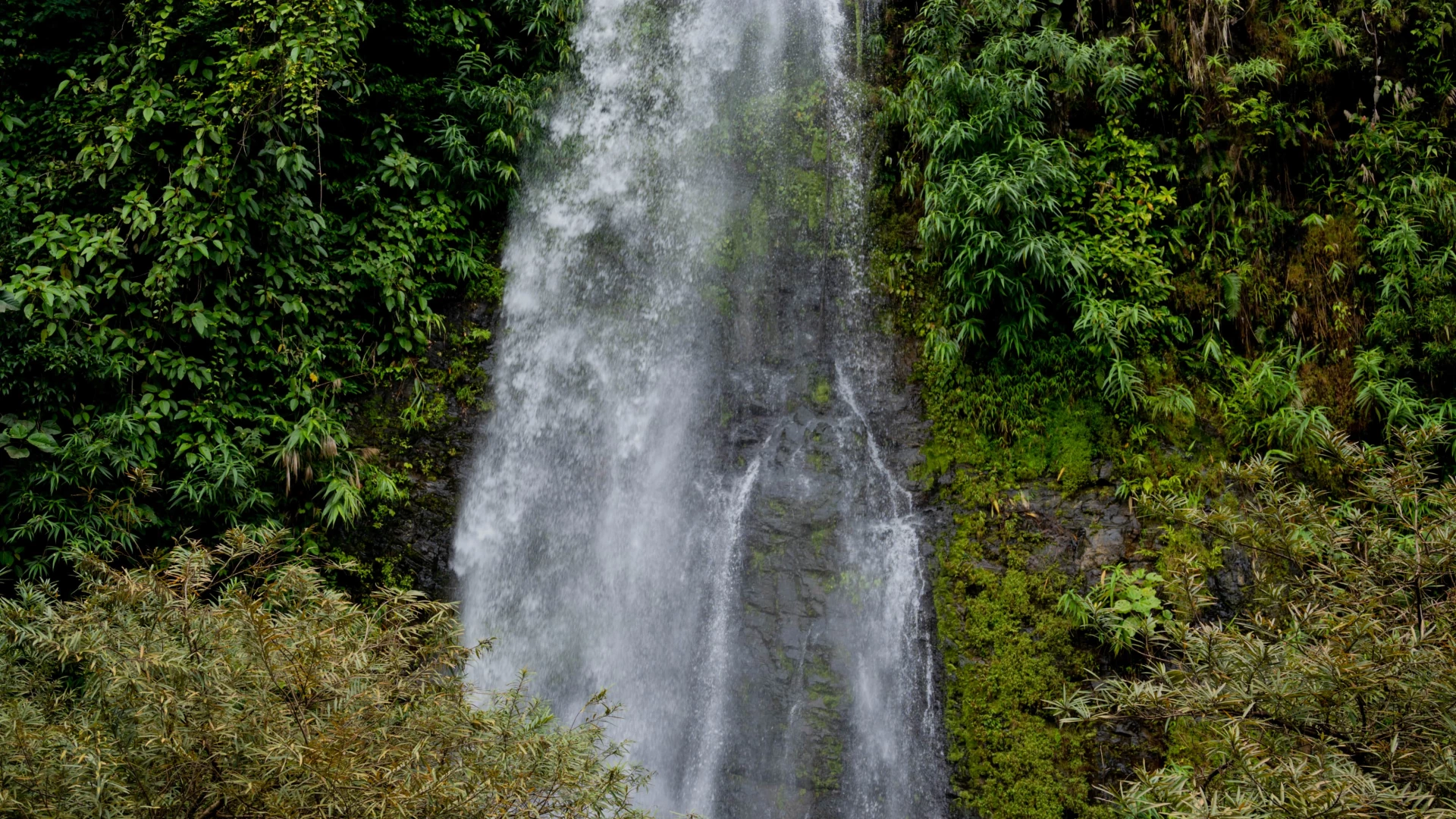 Kaeng Nyui Waterfall