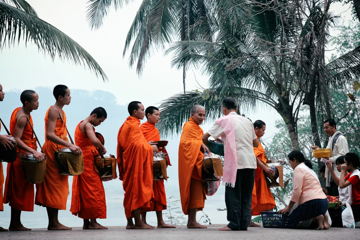 Alms Giving Ceremony in Luang Prabang (Tak Bat)