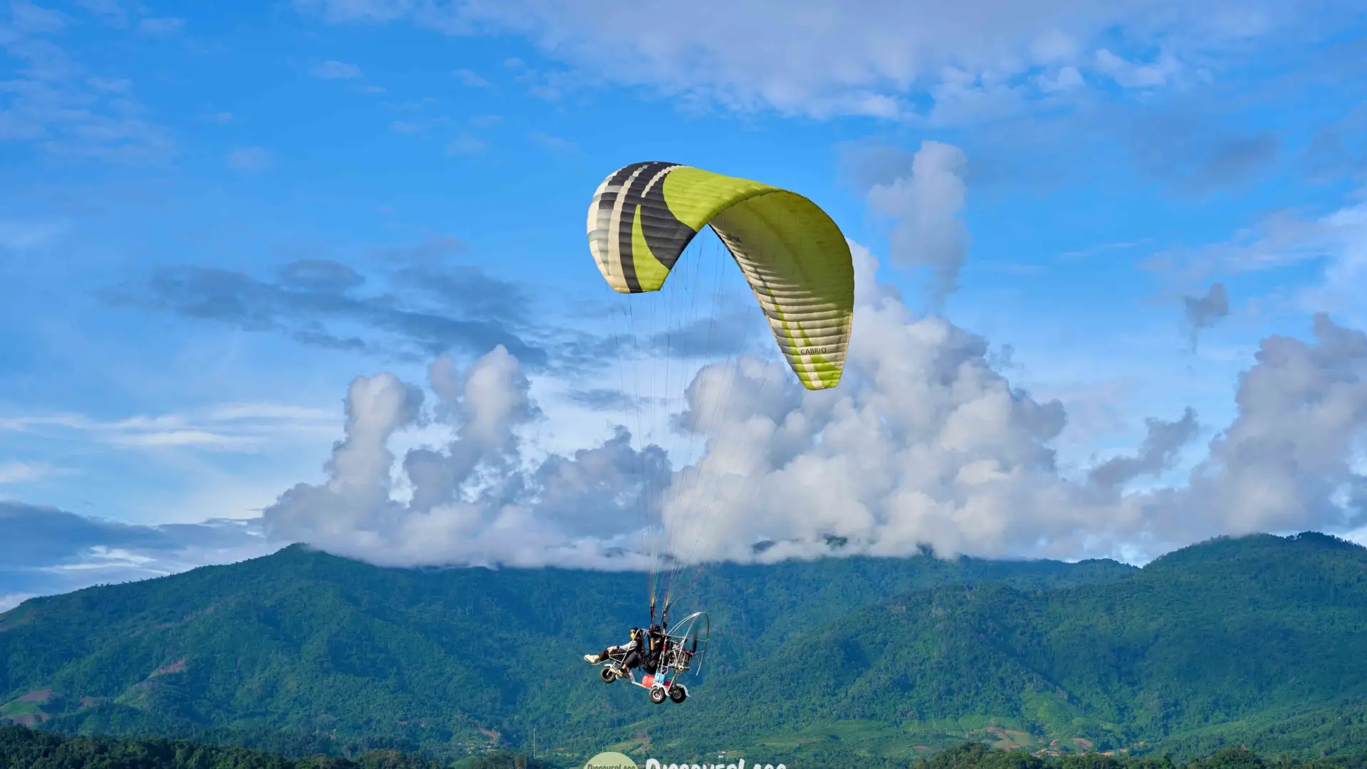 Paramotor Ride in Vang Vieng