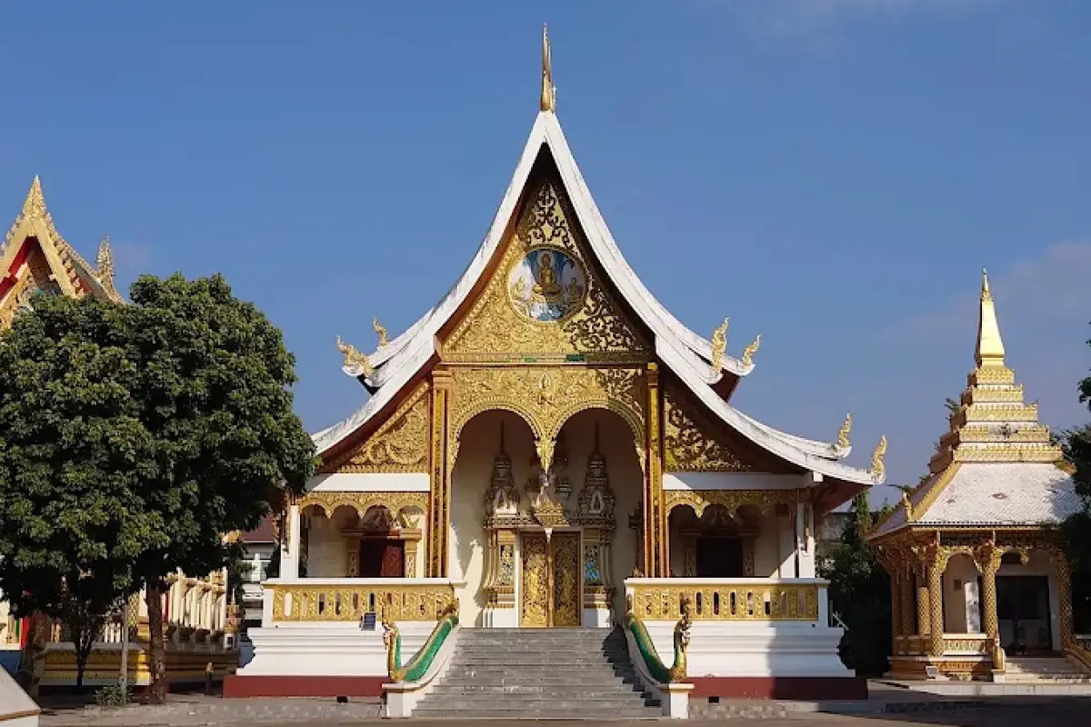 Wat Saynhaphum Temple (Wat Sainyaphum)