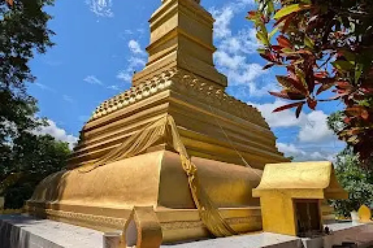 PoumPouk Stupa