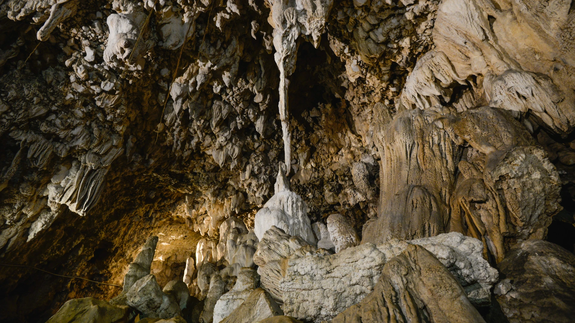 Tham NangFa (Angel Cave)