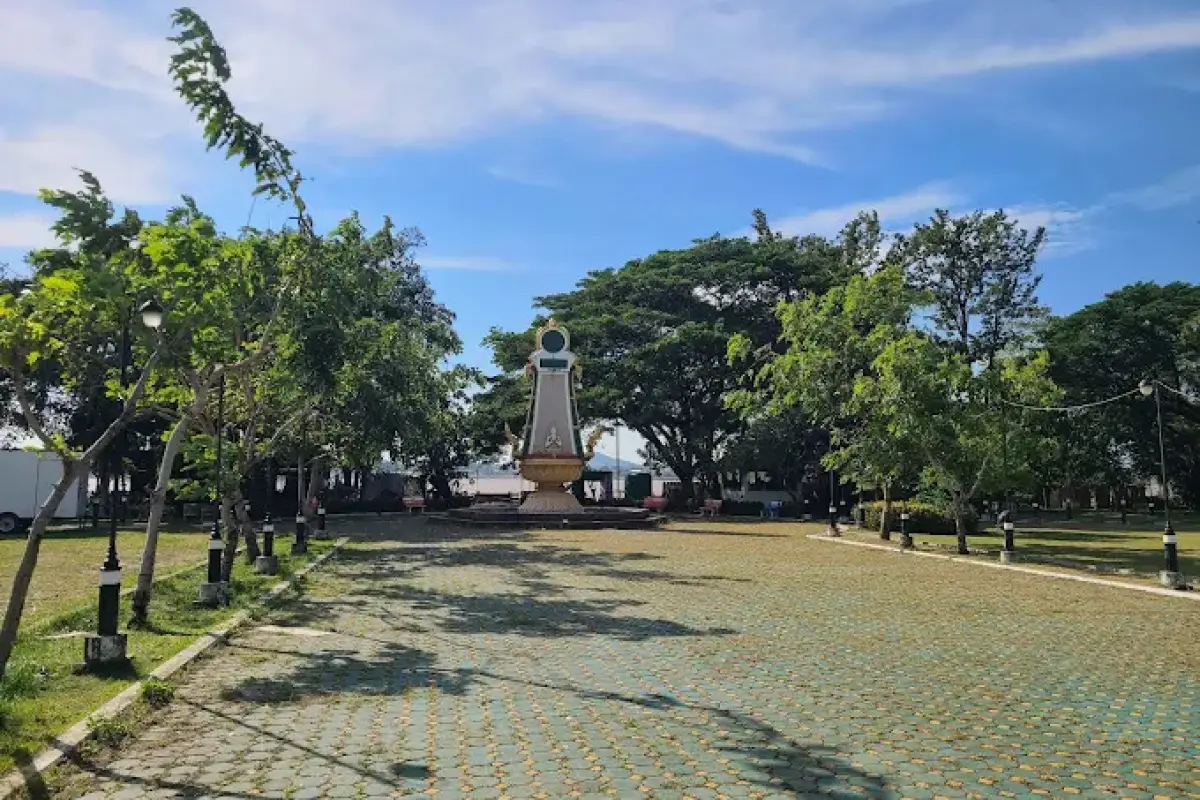 Nouhak Phoumsavanh Memorial Park