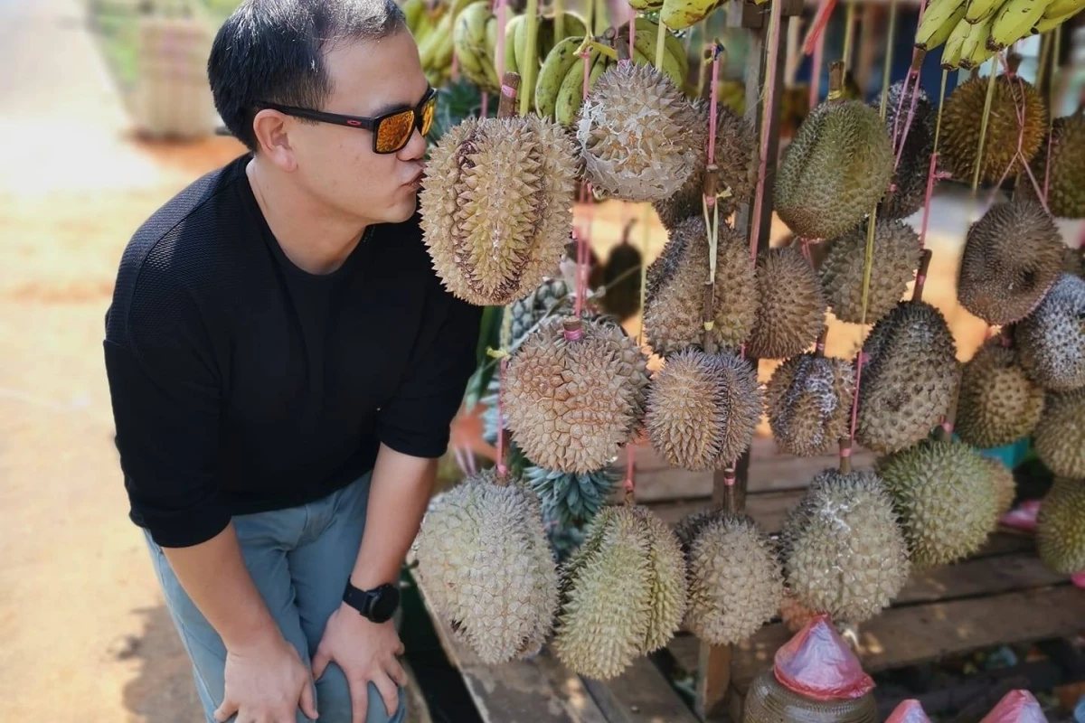 Enjoy Durian at Paksong Enjoy Durian at Paksong