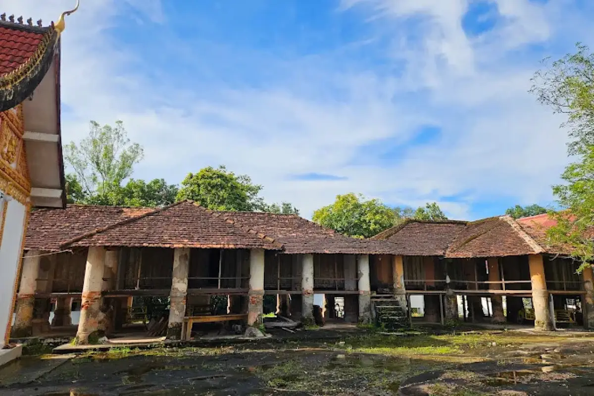 Wat Phabath (Wat Phabath Phonsan)