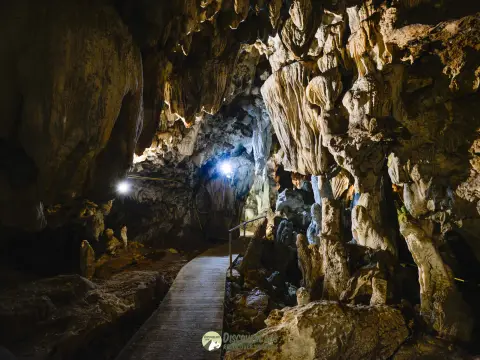 ຖ້ຳນາງຟ້າ (Angle cave)