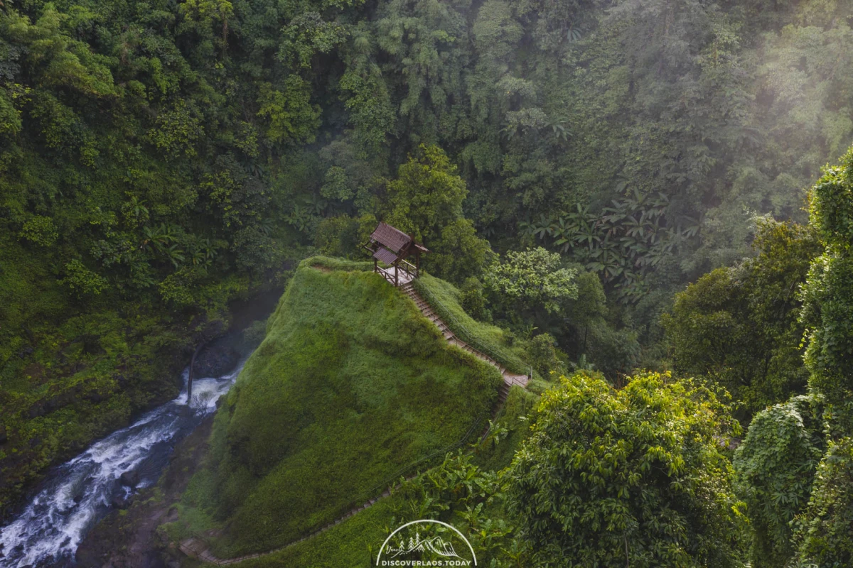 Tad Yuang ( Nguang Waterfall) Tad Yuang ( Nguang Waterfall)