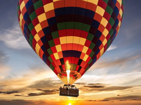 Afternoon Tethered Hot Air Balloon Rides in Vang Vieng Afternoon Tethered Hot Air Balloon Rides in Vang Vieng