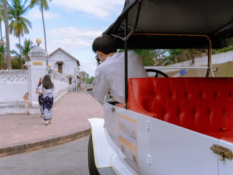 Luang Prabang City Sightseeing Tour with an Electric Vintage Car Luang Prabang City Sightseeing Tour with an Electric Vintage Car