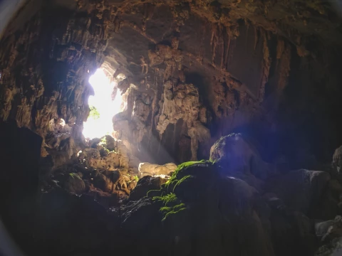 ຄວາມລັບທີ່ສວຍງາມຂອງທຳມະຊາດເມືອງວັງວຽງ ຄວາມລັບທີ່ສວຍງາມຂອງທຳມະຊາດເມືອງວັງວຽງ