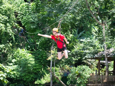 โหนสลิงและเที่ยวถ้ำ 2 แห่ง ครึ่งวัน โหนสลิงและเที่ยวถ้ำ 2 แห่ง ครึ่งวัน