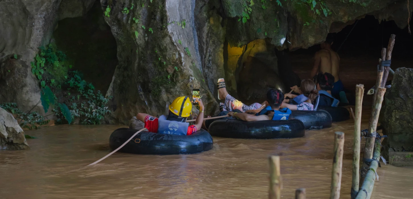 Half-Day Kayaking and Visit 2 Caves in Vang Vieng
