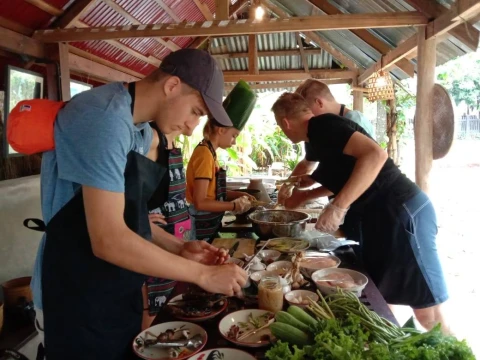 เรียนทำอาหารลาวดั้งเดิม เรียนทำอาหารลาวดั้งเดิม
