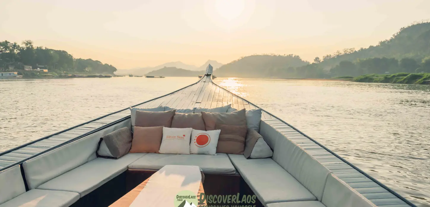 豪华晚餐游船 - 在琅勃拉邦享受精致的用餐体验