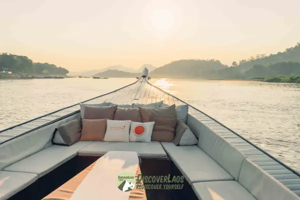 豪华晚餐游船 - 在琅勃拉邦享受精致的用餐体验