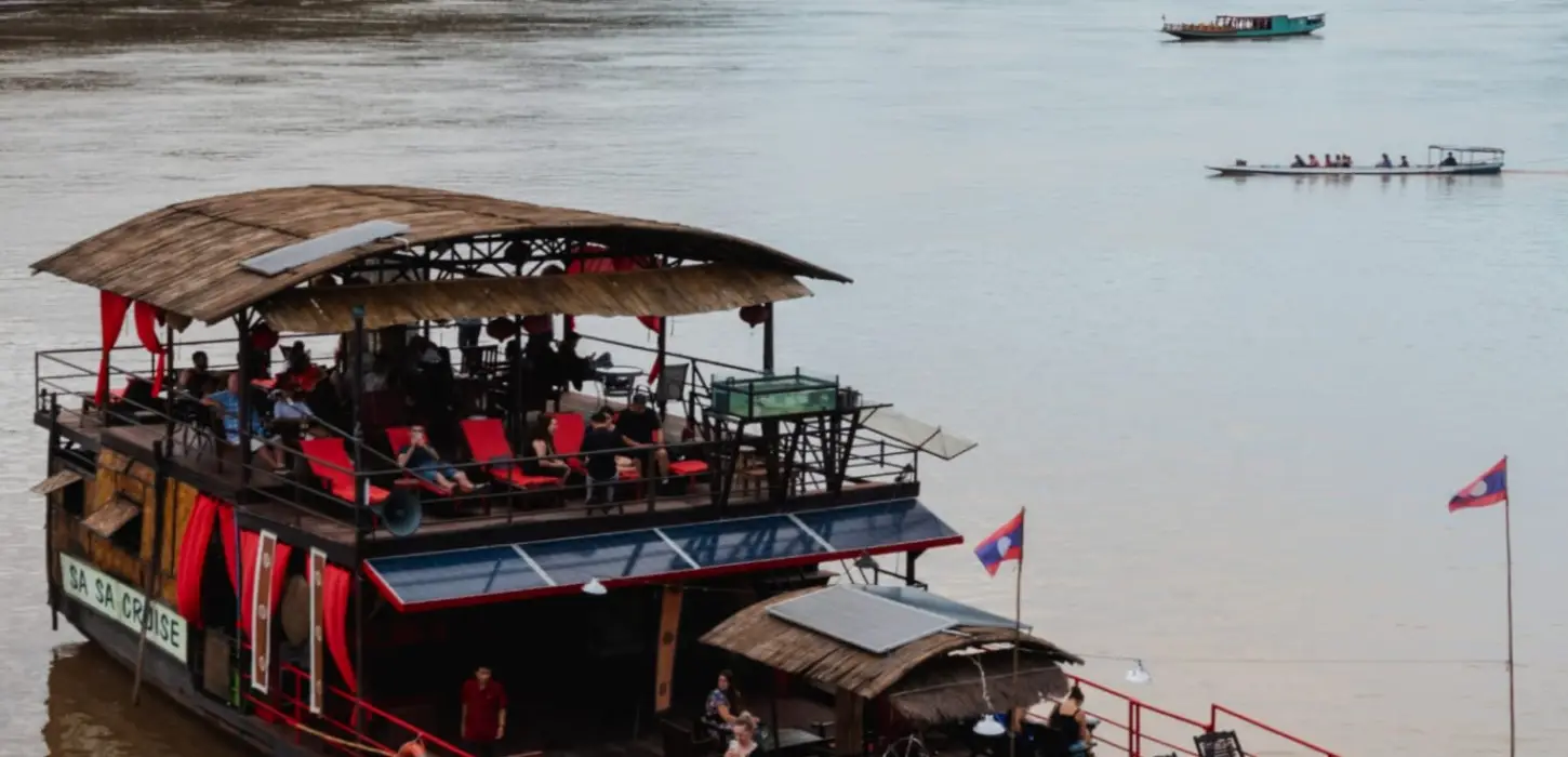 ล่องเรือชมพระอาทิตย์ตก Sa Sa Cruise