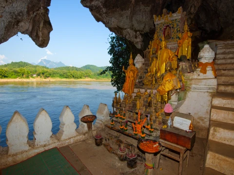 Half-Day Cruise to Pak Ou Cave (Morning Departure) Half-Day Cruise to Pak Ou Cave (Morning Departure)