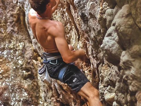 ການຮຽນປີນຜາຢູ່ທີ່ວັງວຽງ - ໝົດມື້ ການຮຽນປີນຜາຢູ່ທີ່ວັງວຽງ - ໝົດມື້