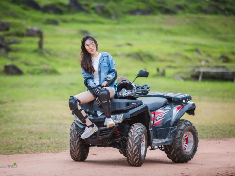 ATV(全地形车),徒步旅行,空中吊桥,瀑布 ATV(全地形车),徒步旅行,空中吊桥,瀑布