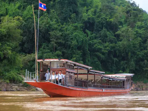 2-Day Mekong River Cruise from Luang Prabang to Houay Xay
